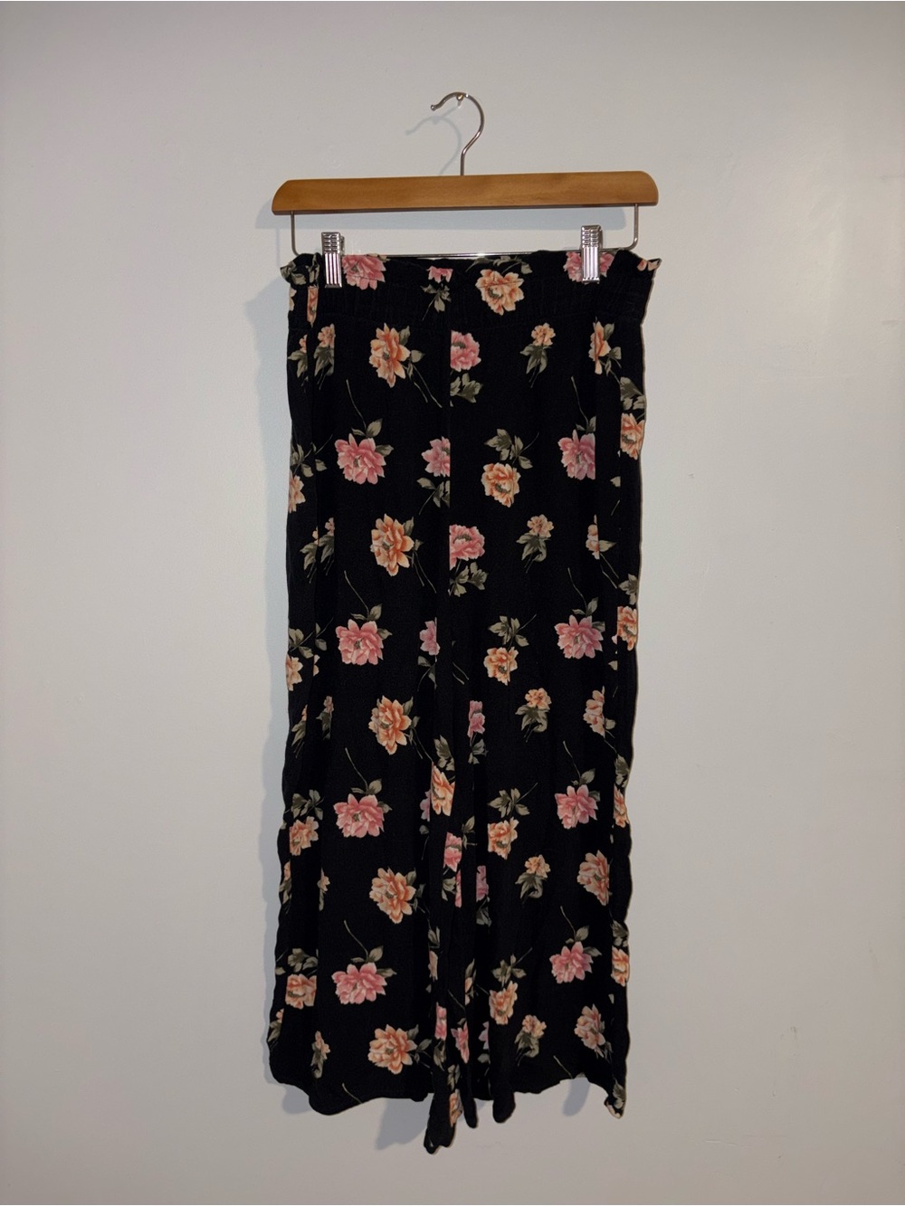 American Eagle | Black Floral Flare Pants